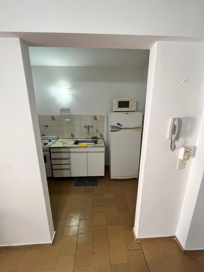 DEPARTAMENTO 2 AMB. CON BALCON Y COCHERA