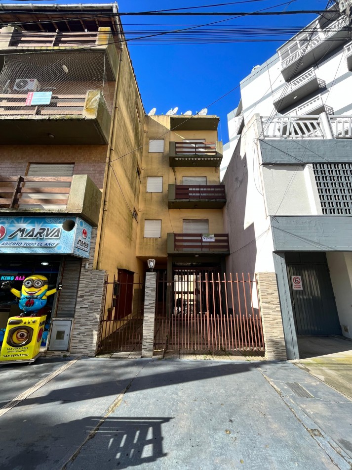 DEPARTAMENTO 2 AMB. CON BALCON Y COCHERA